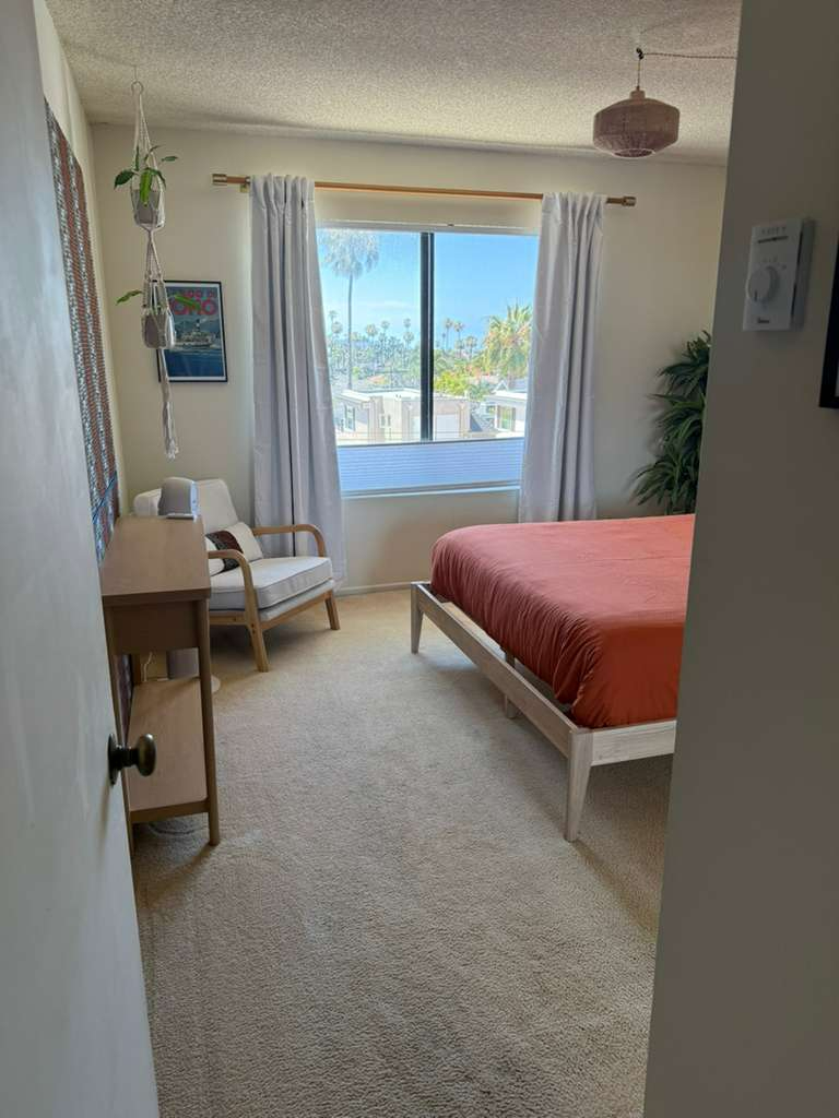 Beach & Bay Living in Pacific Beach (inc. parking) - Photo 4