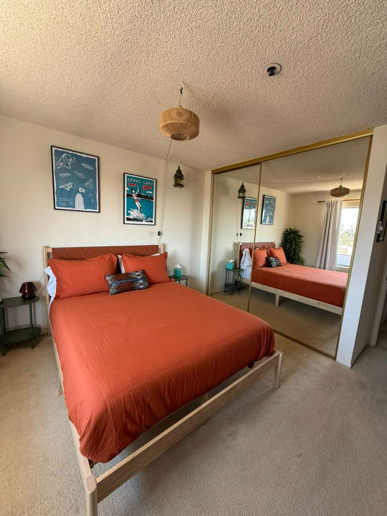 Beach & Bay Living in Pacific Beach (inc. parking) - Photo 2