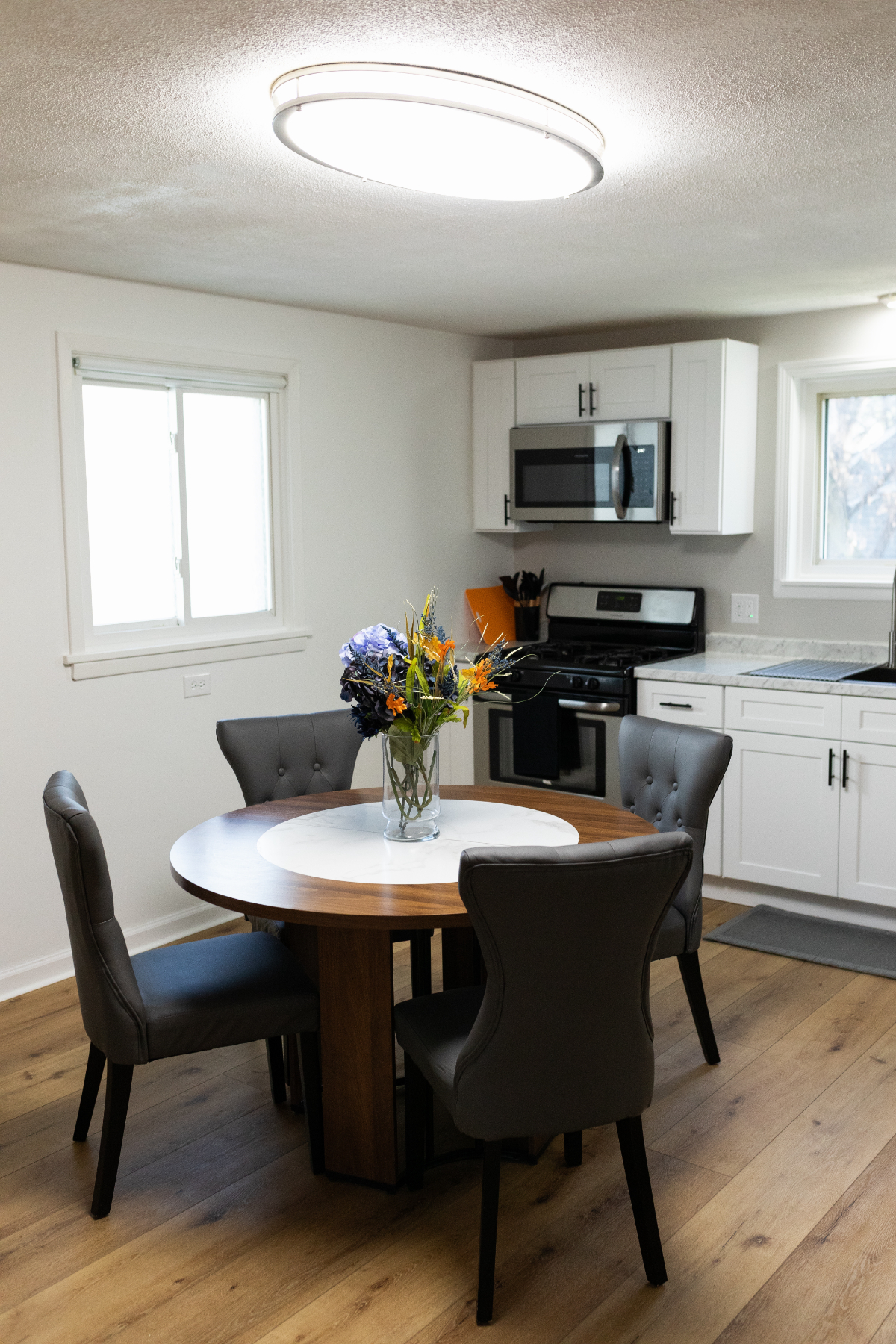 Charming  Syracuse Eastwood Flat--Newly remodeled with MCM/BoHo Furnishings - Photo 10