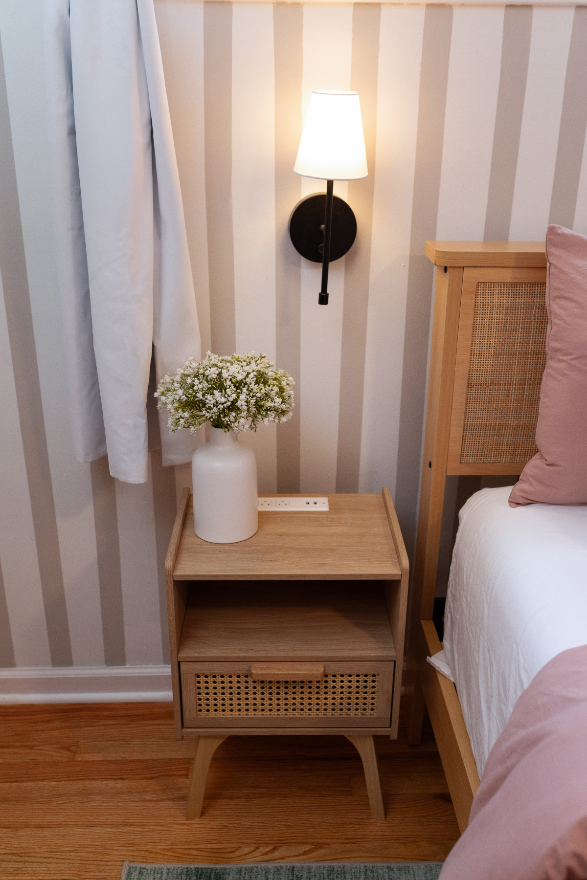 Charming Syracuse Eastwood Flat--Newly remodeled with MCM/BoHo Furnishings - Photo 4