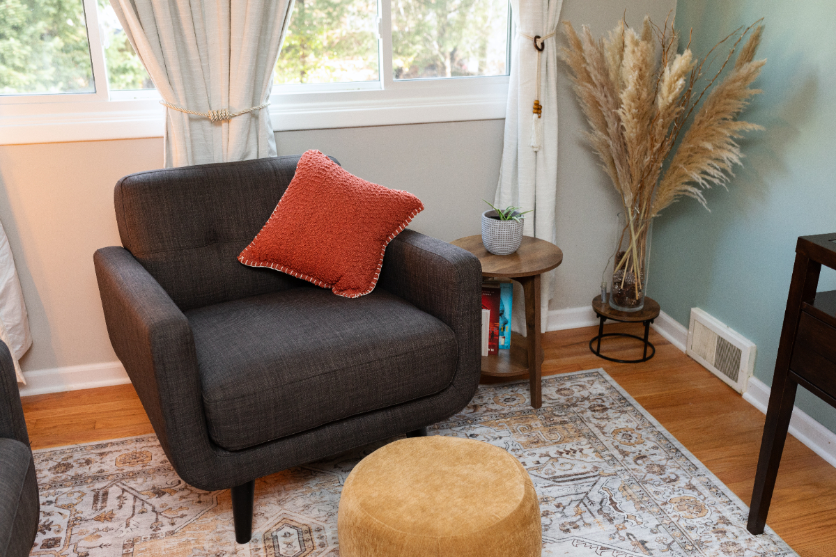 Charming  Syracuse Eastwood Flat--Newly remodeled with MCM/BoHo Furnishings - Photo 7