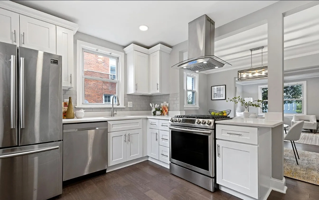 4 Bedroom Townhouse Available for Rent by Room - Photo 4