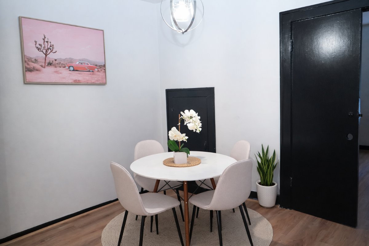 Comfortable Furnished EaDo Apartment - Utilities Included - Long Term Stays - Photo 6