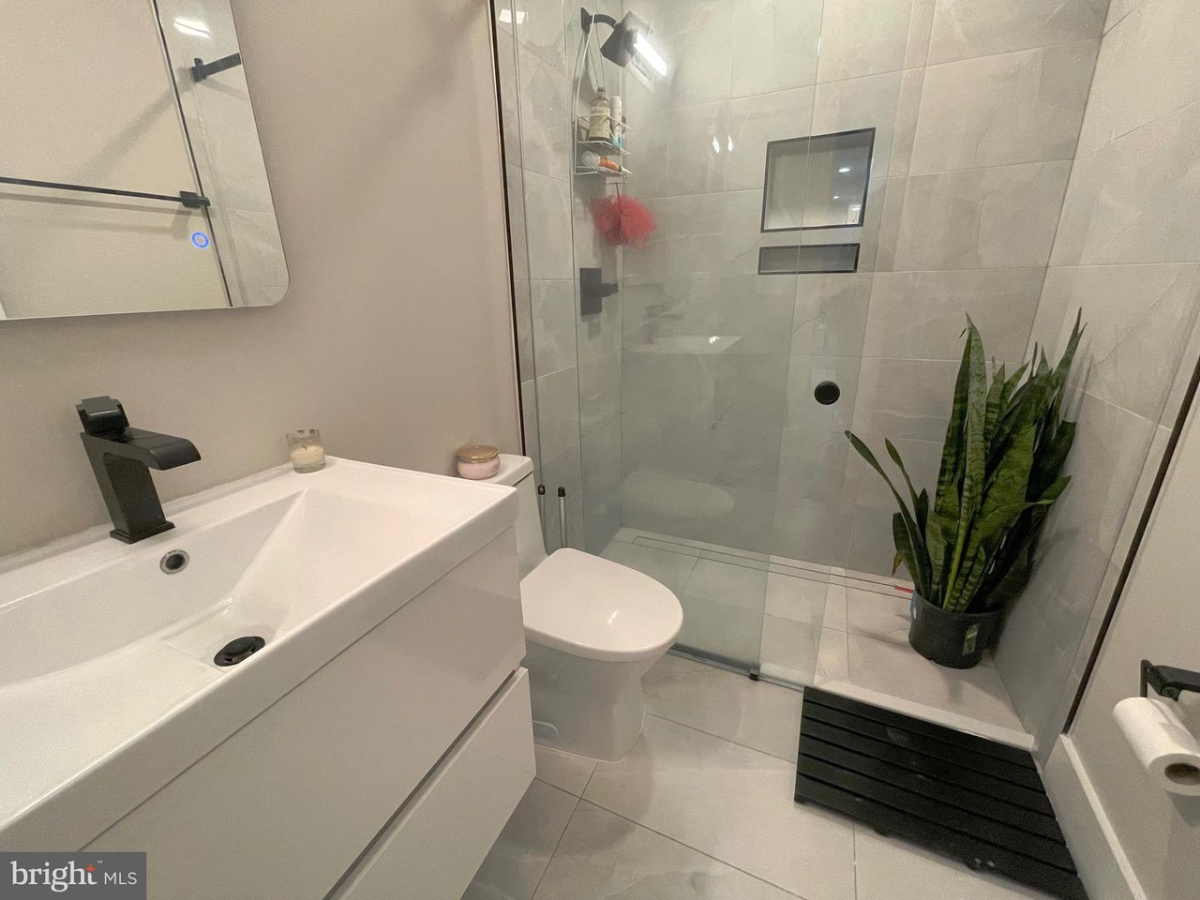 3/2 Light Filled condo for Lease - Photo 3