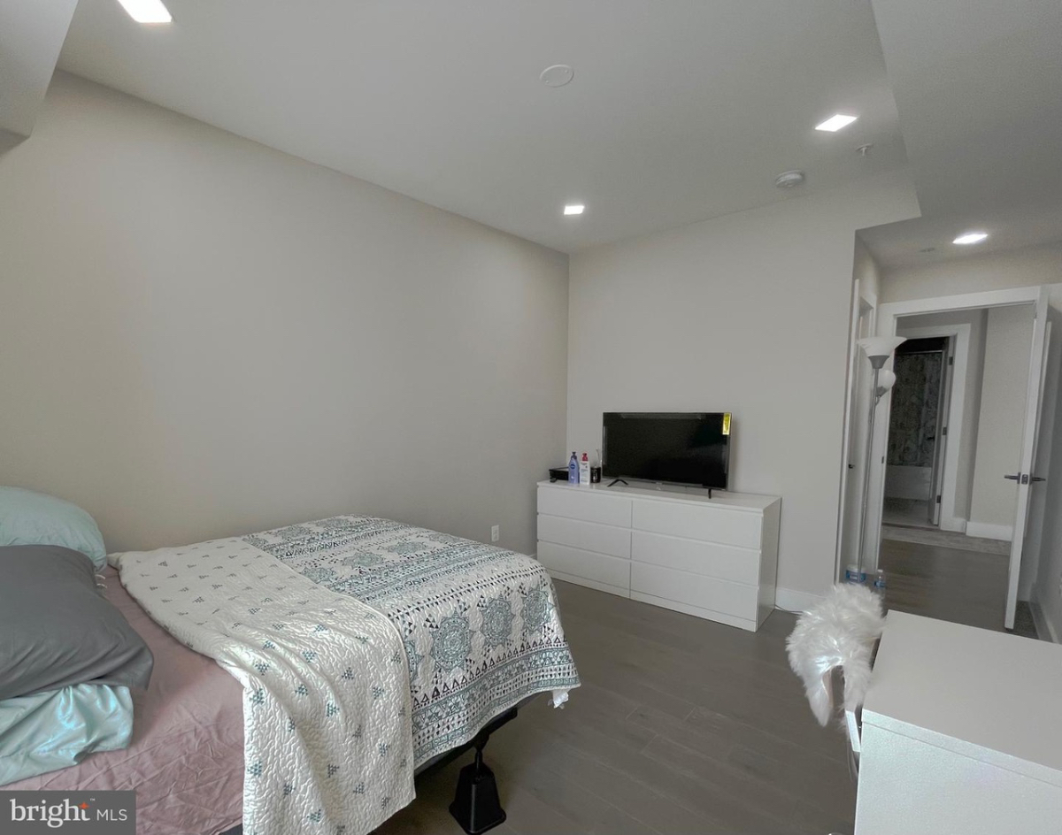 3/2 Light Filled condo for Lease - Photo 4