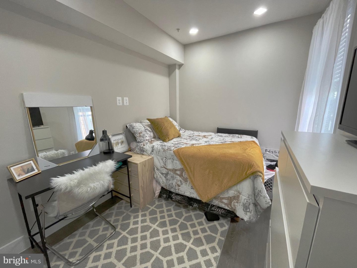 3/2 Light Filled condo for Lease - Photo 6