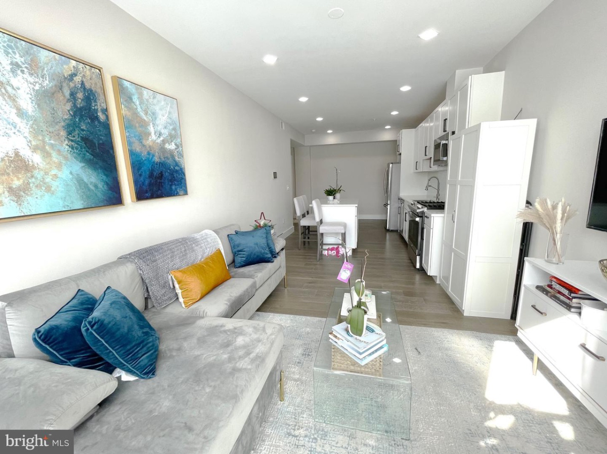 3/2 Light Filled condo for Lease - Photo 1