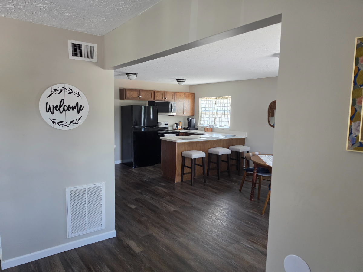 New 2 Bed 1 bath upstairs apartment - Photo 4
