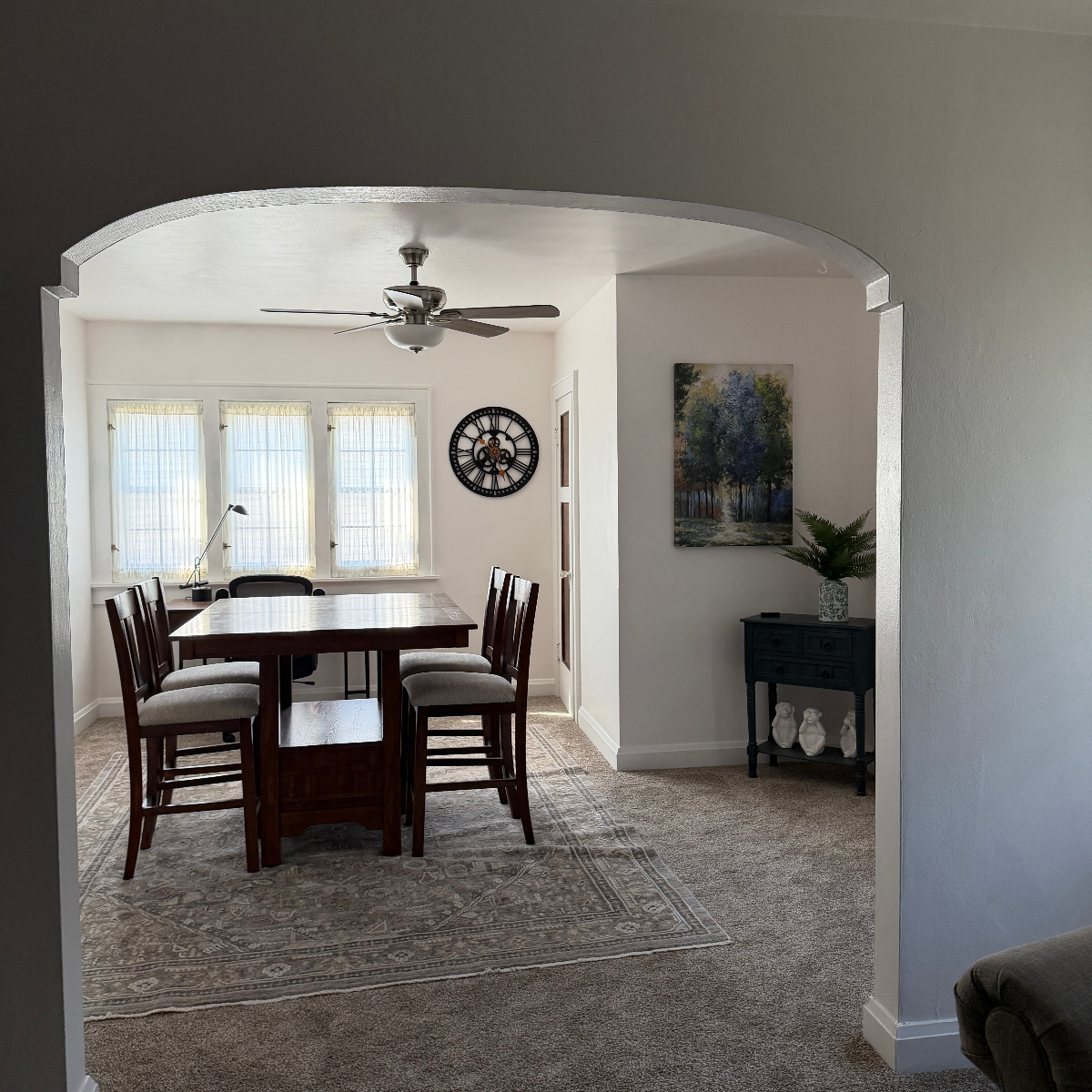 Bright Renovated 2BR Upper Duplex In Prime Location Near Major Hospitals - Photo 4
