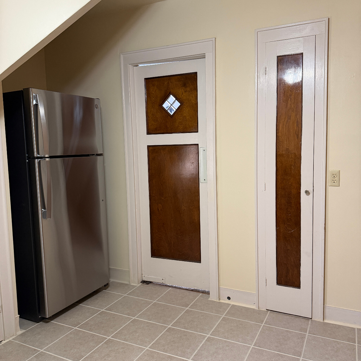 Bright Renovated 2BR Upper Duplex In Prime Location Near Major Hospitals - Photo 11