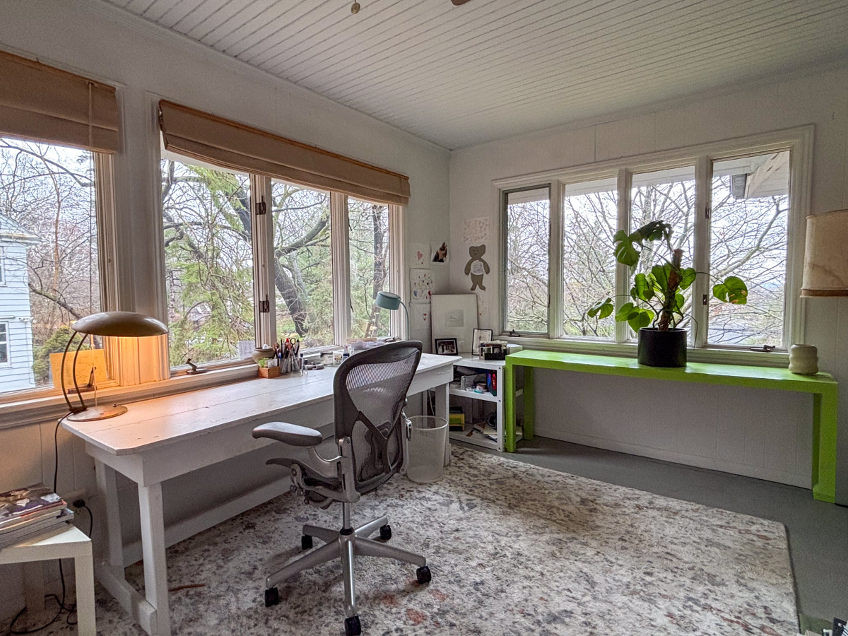 Beautiful Hillside Home--7 minutes from Strong Memorial - Photo 9