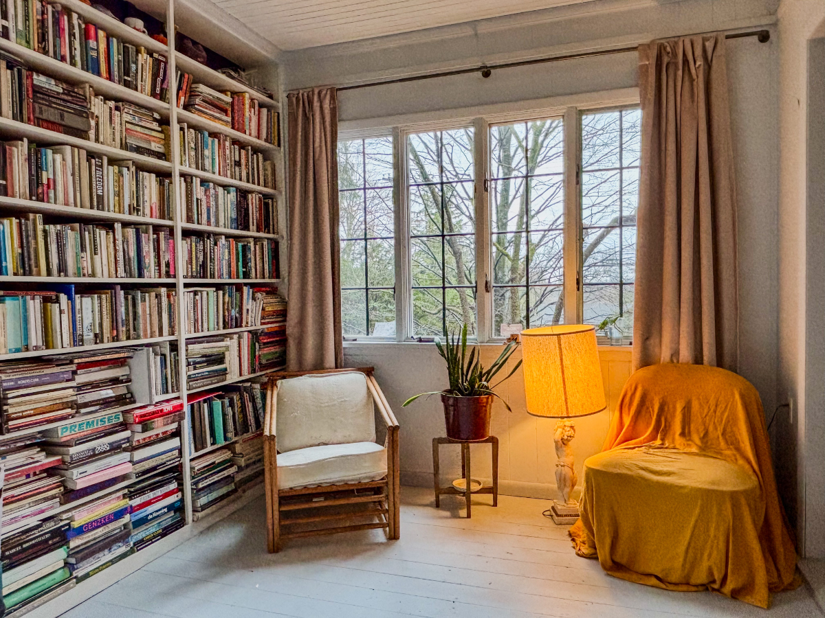 Beautiful Hillside Home--7 minutes from Strong Memorial - Photo 7