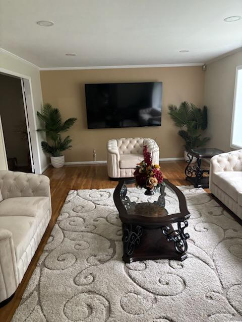 Bright Furnished Room with All Utilities Included, Parking & Peaceful Cul-de-Sac Living