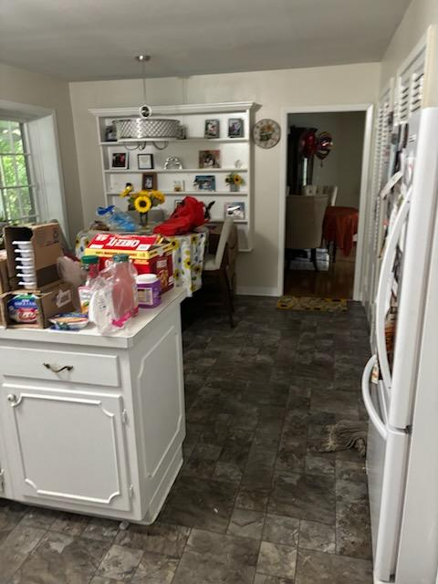 Bright Furnished Room with All Utilities Included, Parking & Peaceful Cul-de-Sac Living - Photo 4