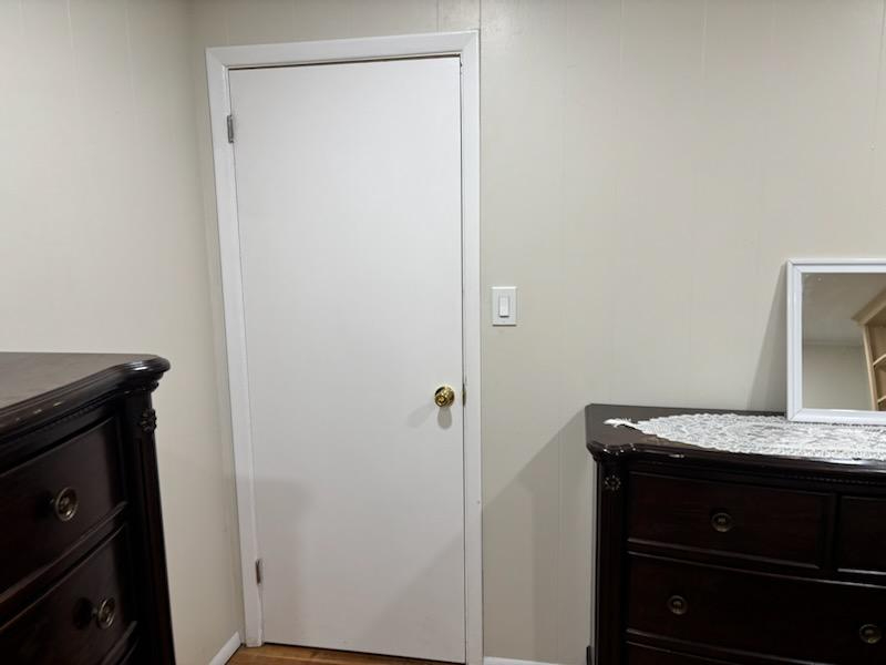 Bright Furnished Room with All Utilities Included, Parking & Peaceful Cul-de-Sac Living - Photo 10