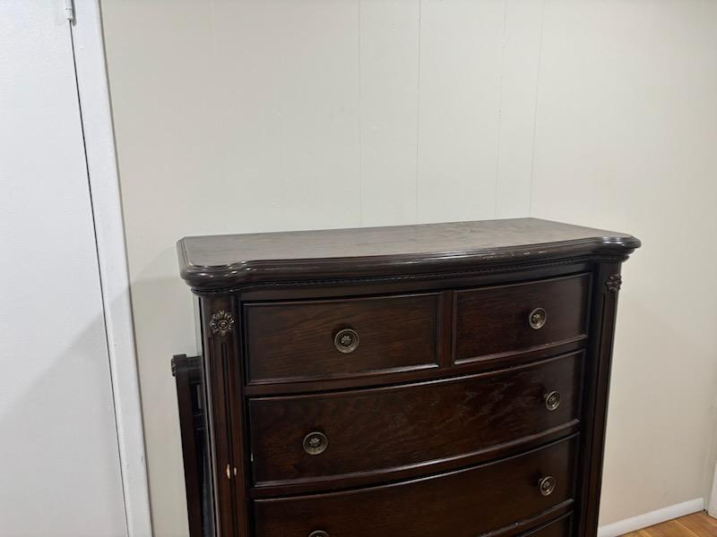 Bright Furnished Room with All Utilities Included, Parking & Peaceful Cul-de-Sac Living - Photo 8