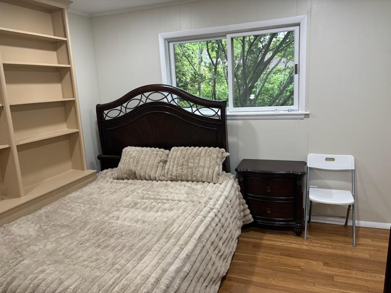Bright Furnished Room with All Utilities Included, Parking & Peaceful Cul-de-Sac Living - Photo 7
