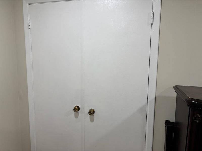 Bright Furnished Room with All Utilities Included, Parking & Peaceful Cul-de-Sac Living - Photo 11