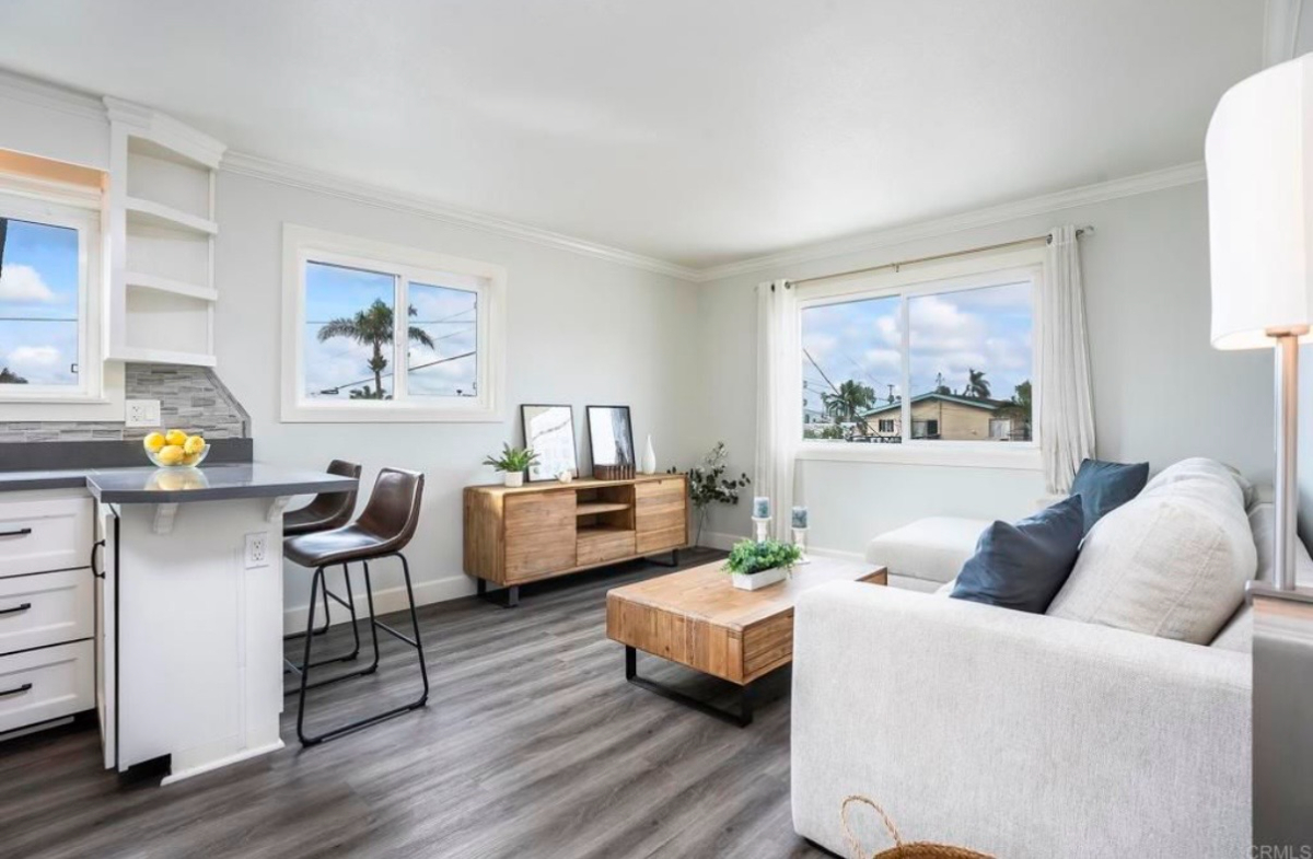 Classic OB Beach House - Walk to Beach/Restaurants/Bars - Photo 2