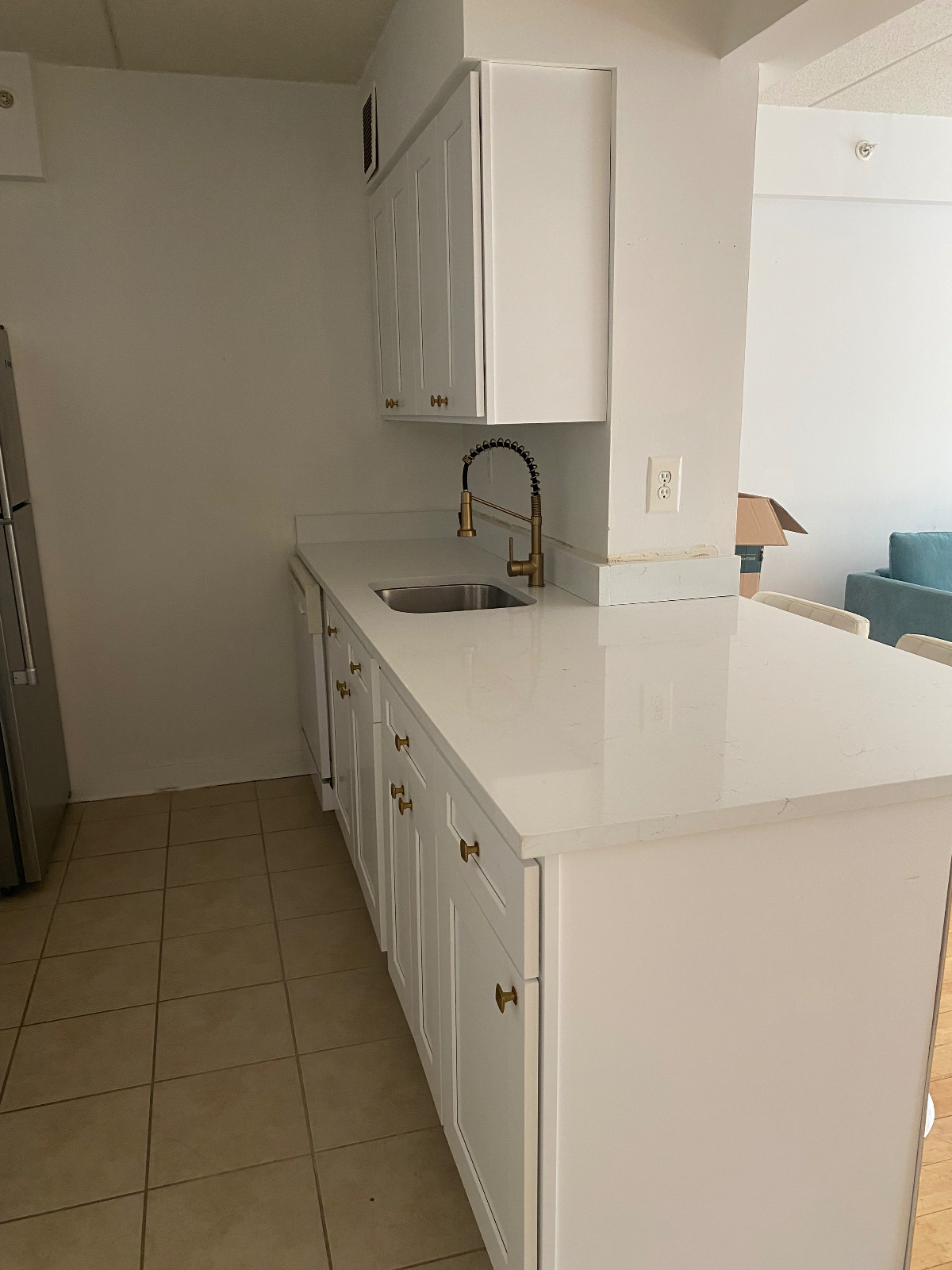 Bright & Spacious East Harlem bedroom w private bath near Transit & Hospitals - Photo 4