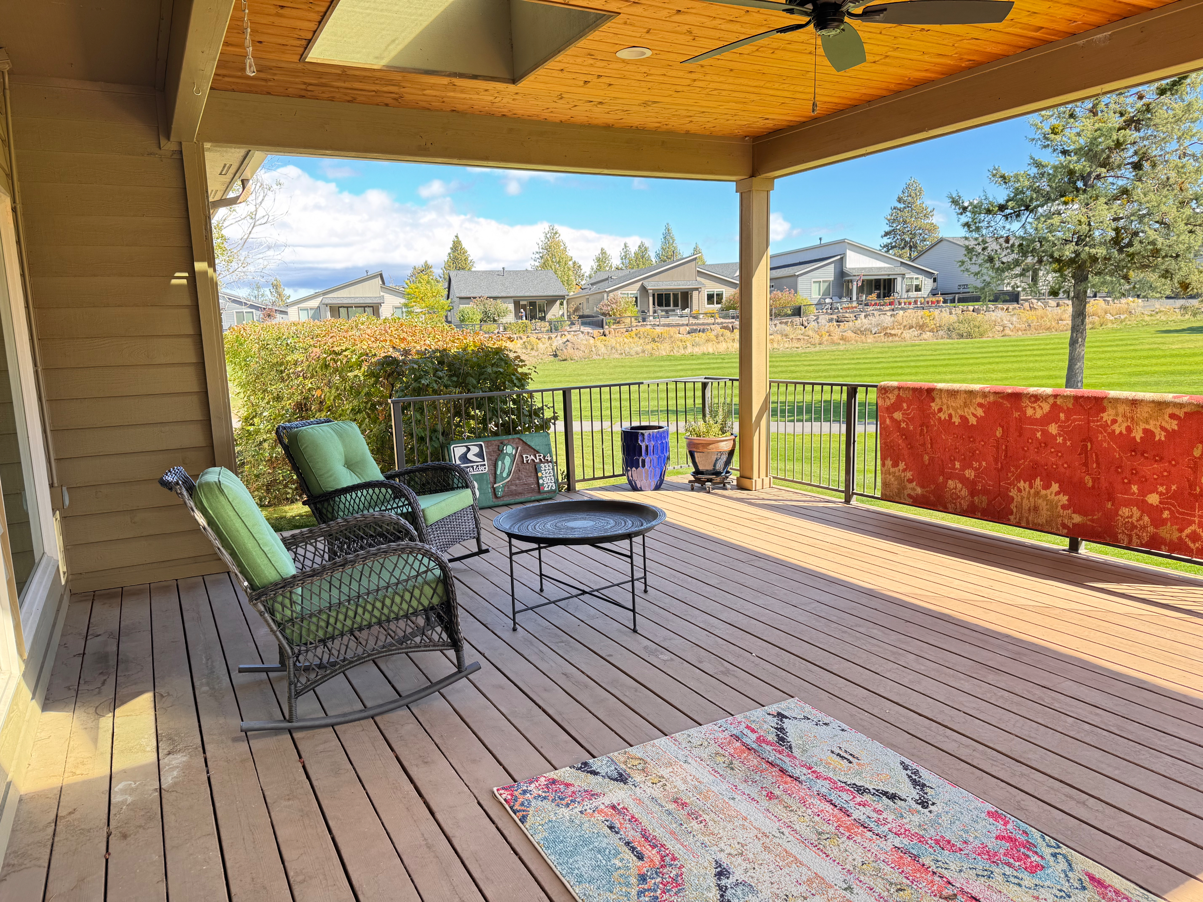 Quiet Home in Gated Community - Photo 3
