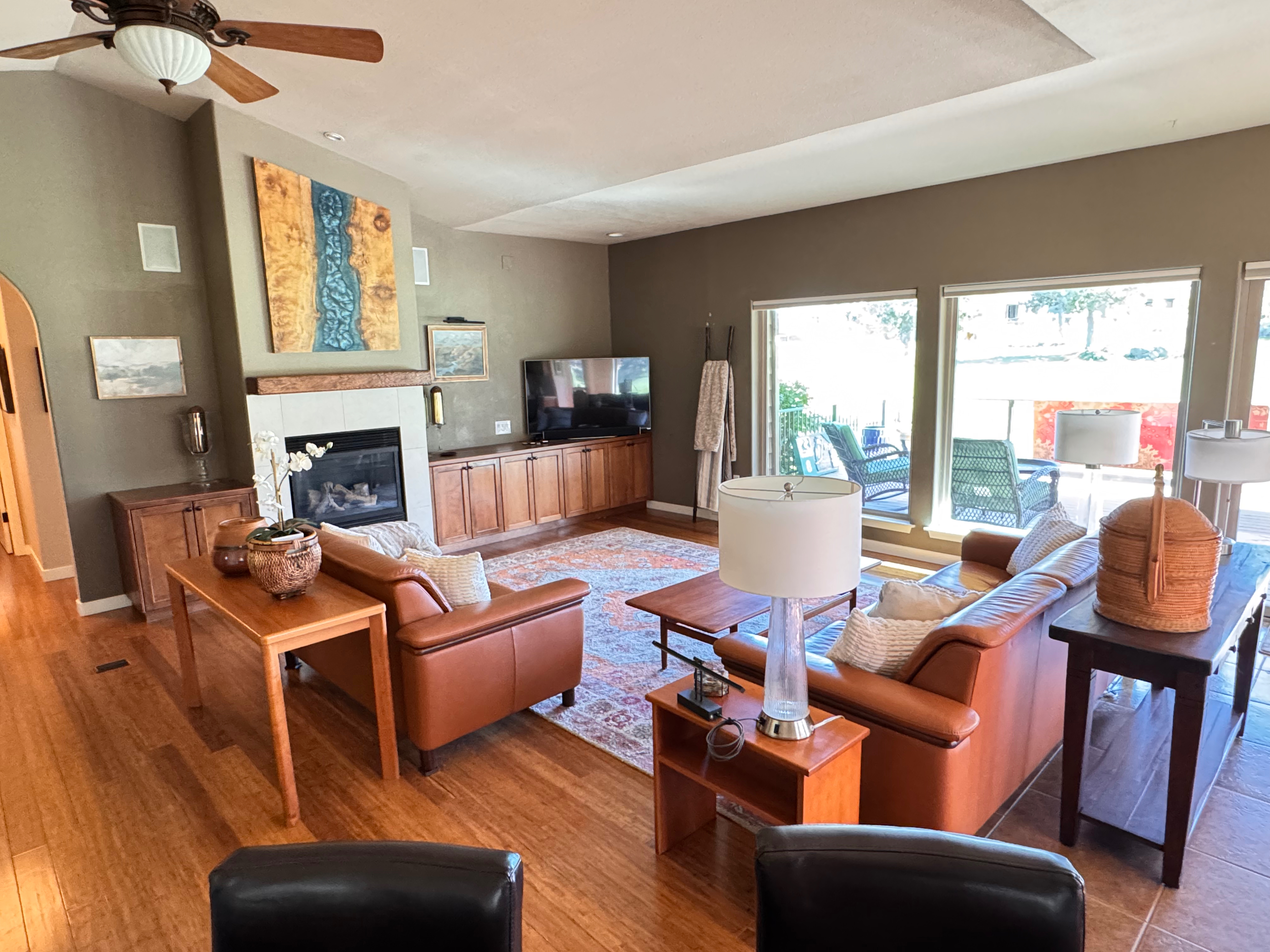Quiet Home in Gated Community - Photo 5