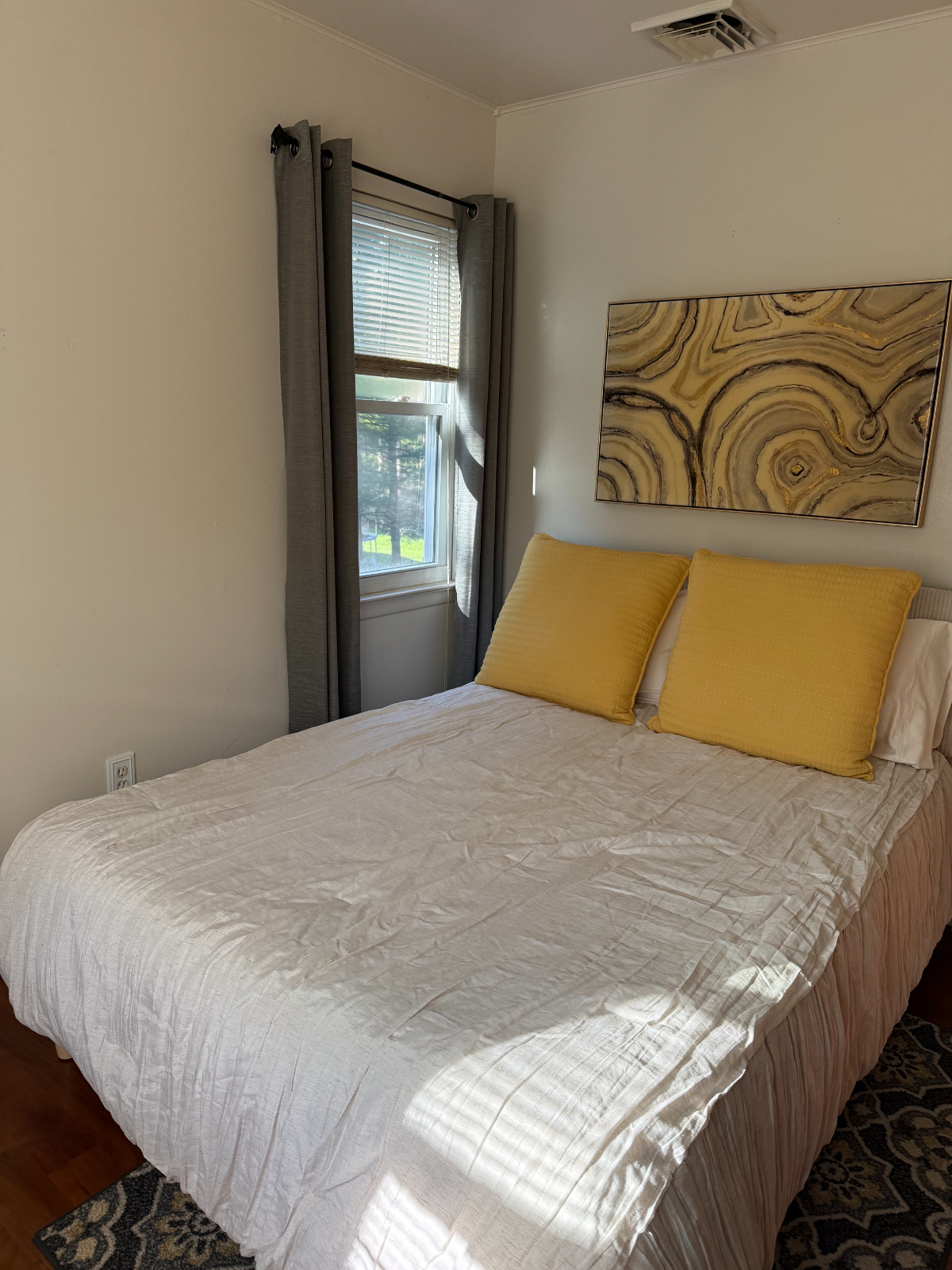 Private Furnished Room & Private Bath - Available September 27, 2026 / 5 Min to Good Samaritan Hospi - Photo 3