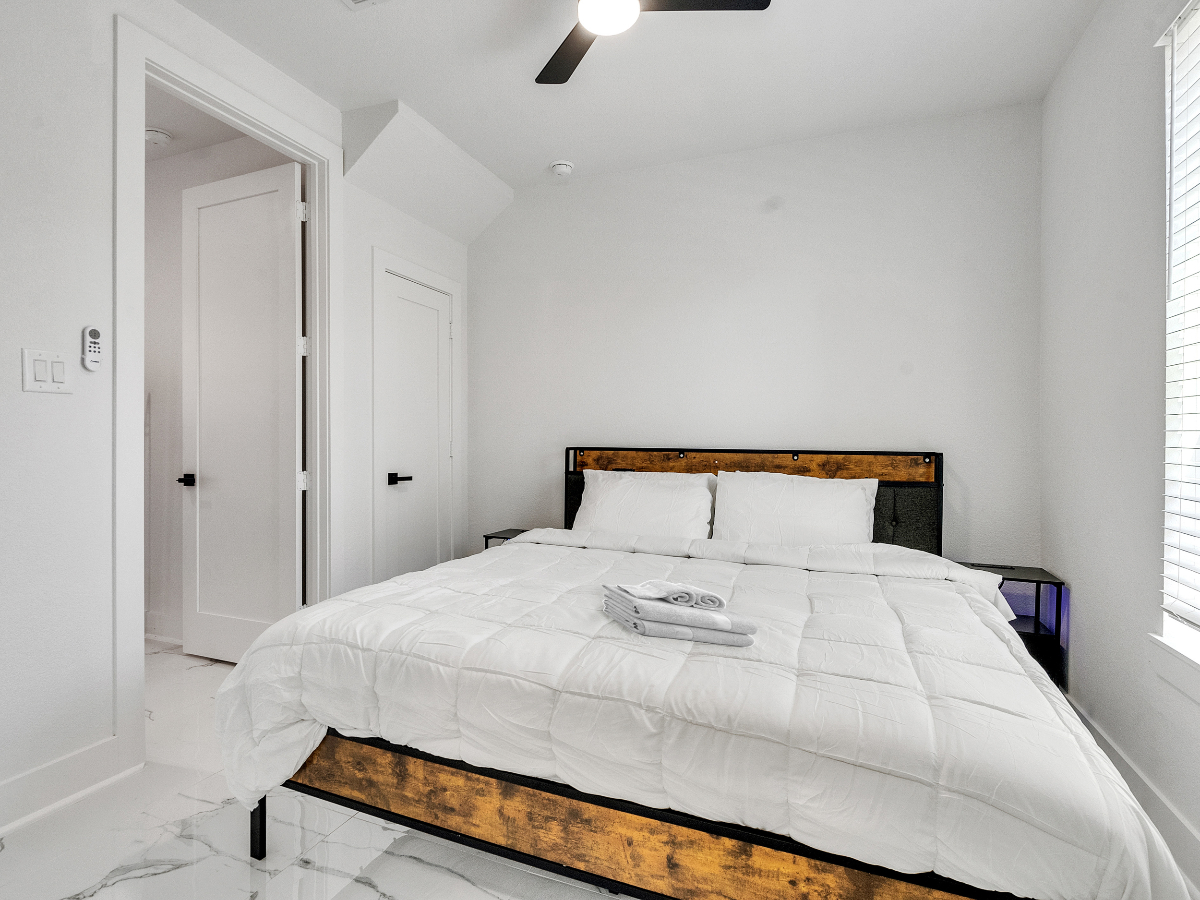 NRG Stadium & Texas Medical Center Home Base. Quiet, Comfortable and Central - Photo 8