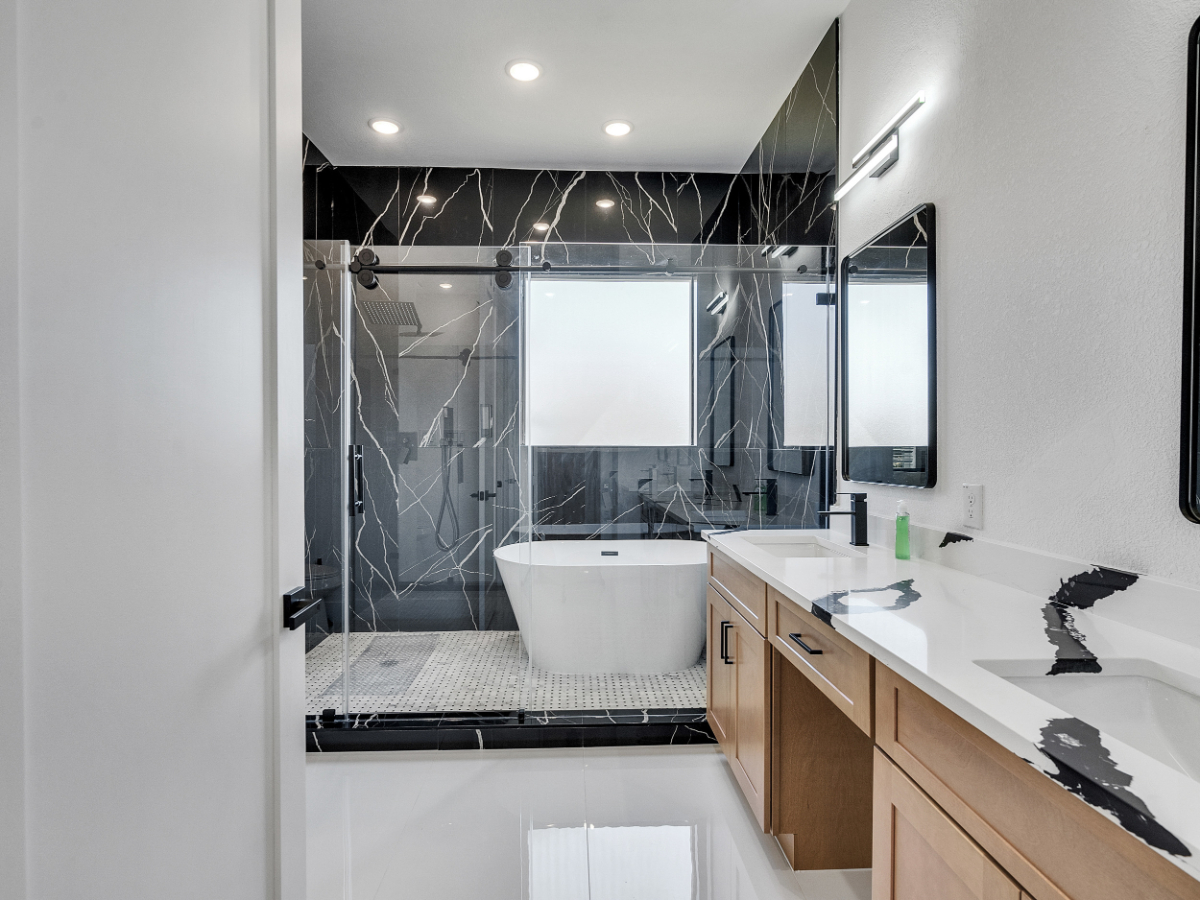 NRG Stadium & Texas Medical Center Home Base. Quiet, Comfortable and Central - Photo 9