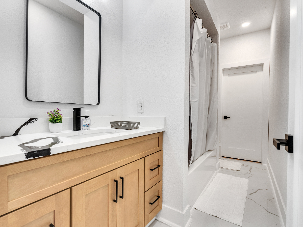 NRG Stadium & Texas Medical Center Home Base. Quiet, Comfortable and Central - Photo 12