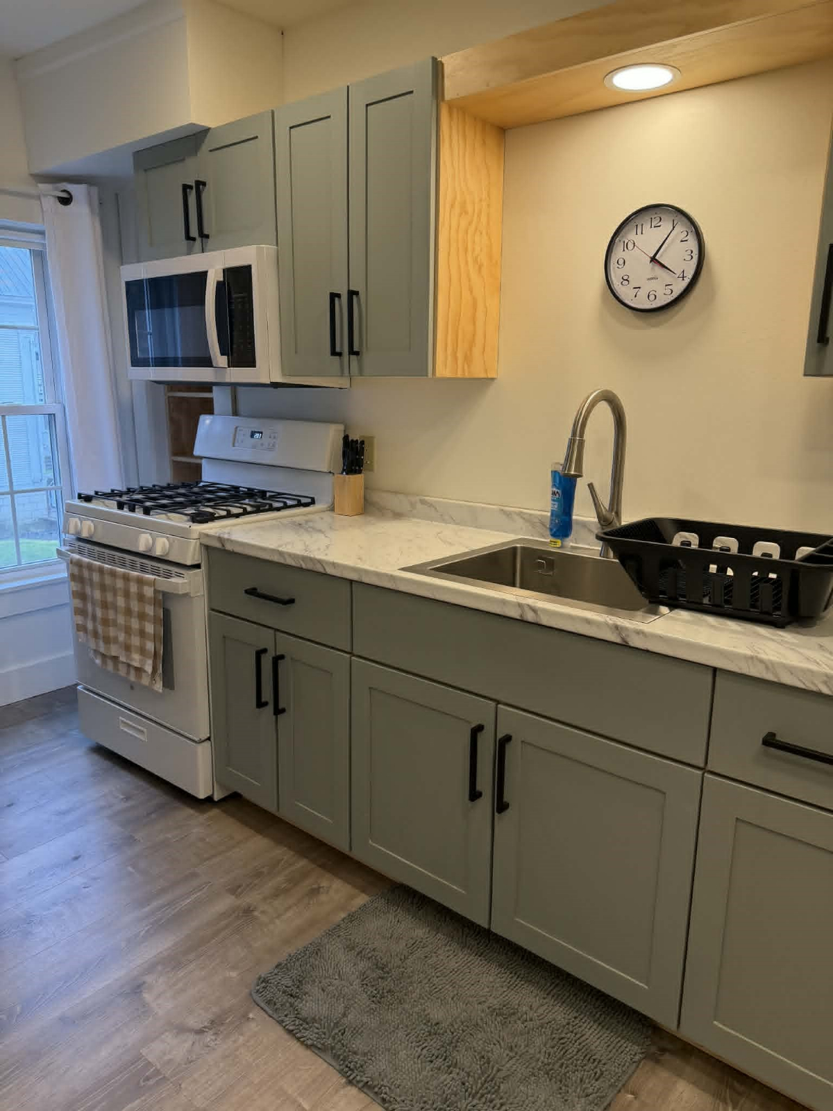 2 BEDROOM PRIVATE APARTRMENT/EVERYTHING INCLUDED - Photo 9