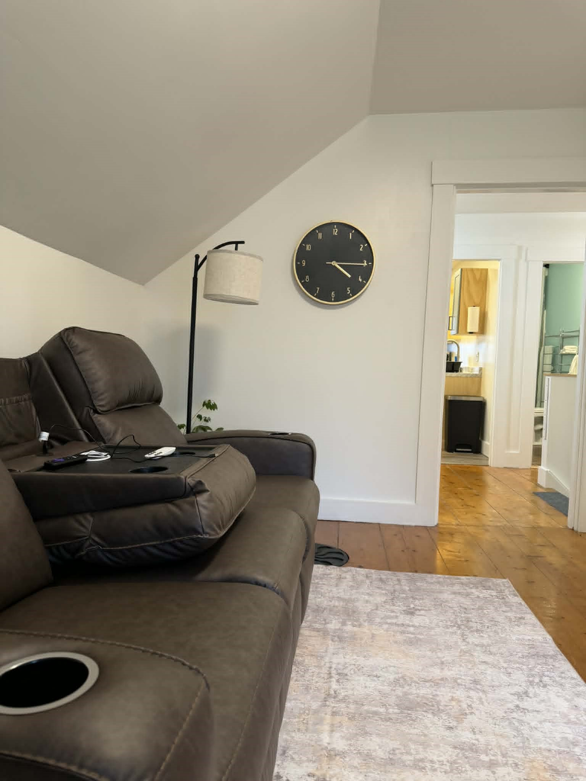 2 BEDROOM PRIVATE APARTRMENT/EVERYTHING INCLUDED - Photo 12