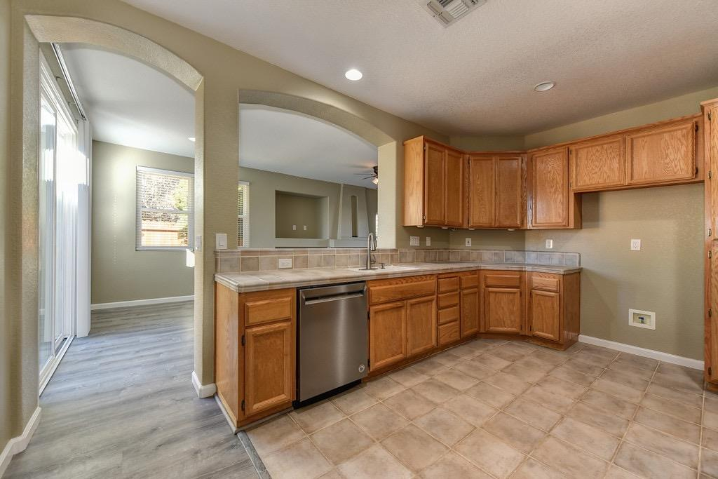 3625 Poppy Hill Way,Sacramento,CA 95834 - Photo 4