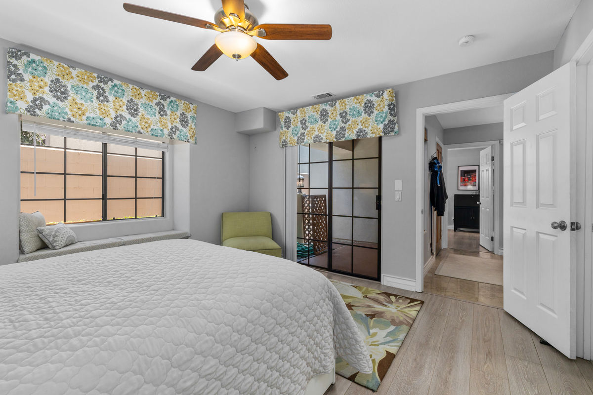 Fully furnished & equipped Pacific Beach 3 bed/3 bath - Photo 1