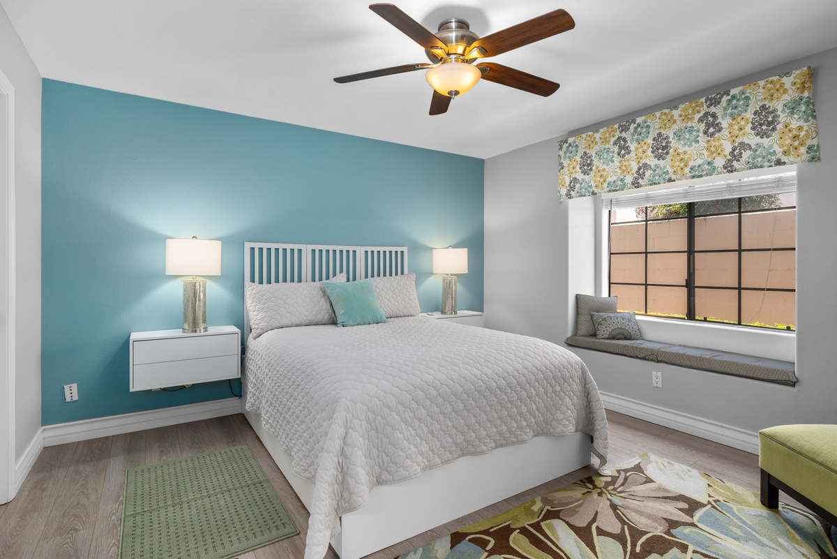 Fully furnished & equipped Pacific Beach 3 bed/3 bath - Photo 2