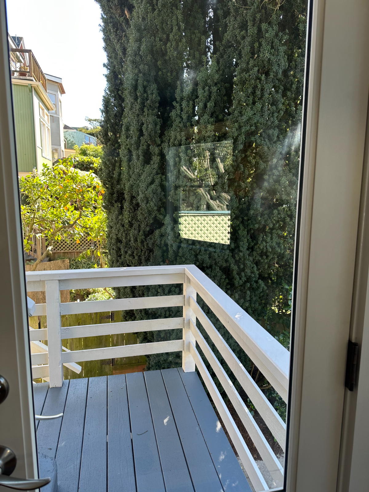 Inviting Room Rental w/ Private Entrance & Bath in a Garden Apartment in Cole Valley - Photo 3