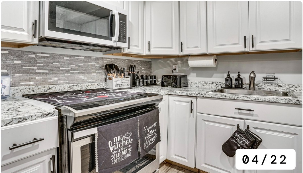 Fully Furnished 2BR Near South Nassau Hospital & LIRR - Photo 2