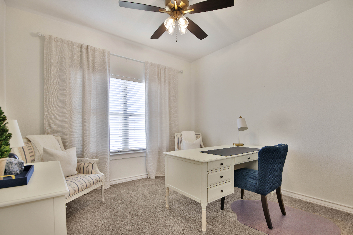 LUXURY LUBBOCK HOME - Photo 8