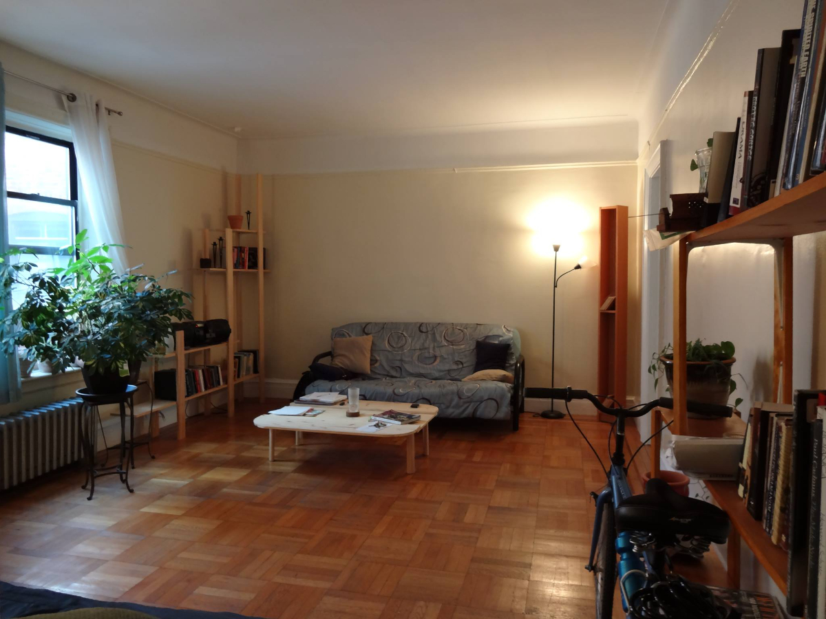Private Room in 3-BR Apt for rent - Photo 4