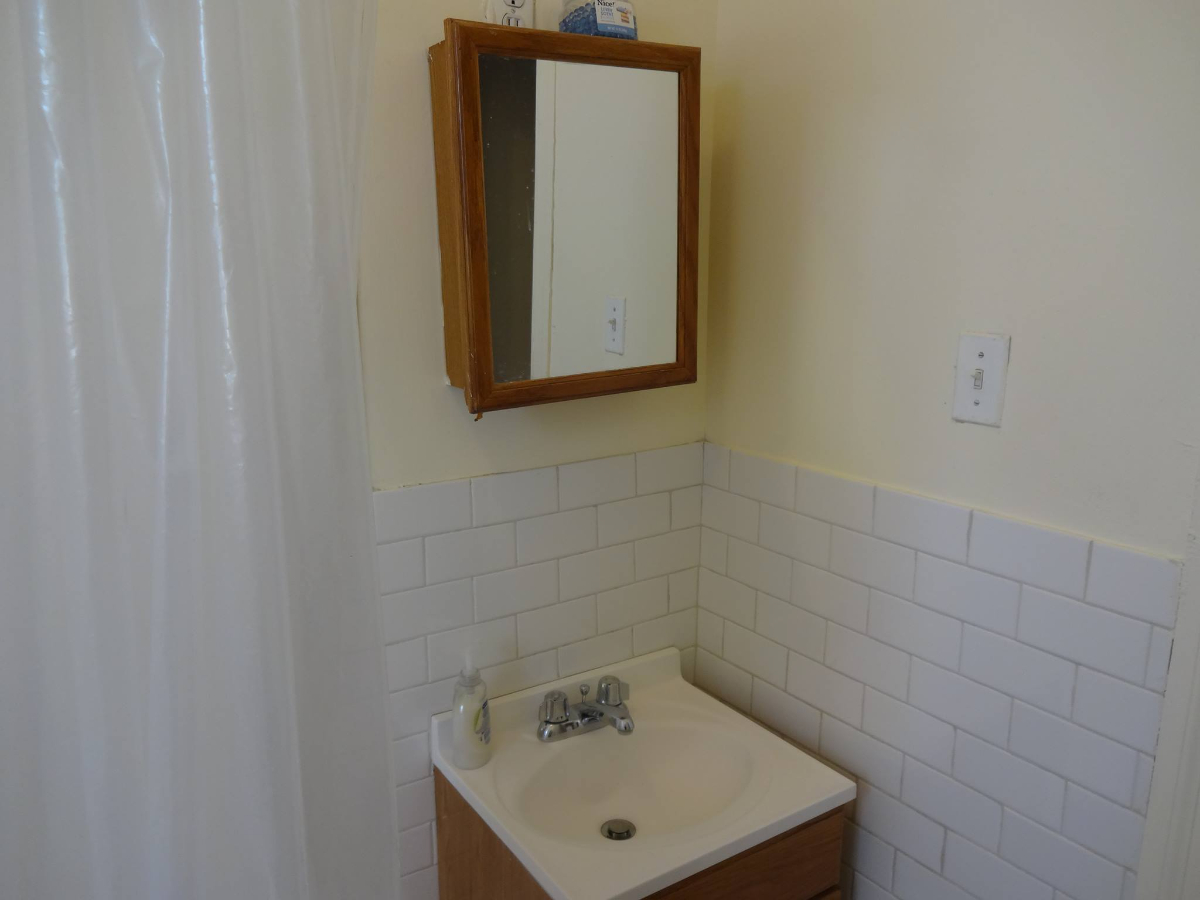 Private Room in 3-BR Apt for rent - Photo 7
