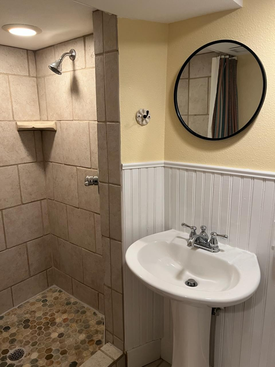 Comfortable 1BR Lower-Level Retreat in a Beautiful Setting, Minutes from Patty Jewett Golf Course, D - Photo 10