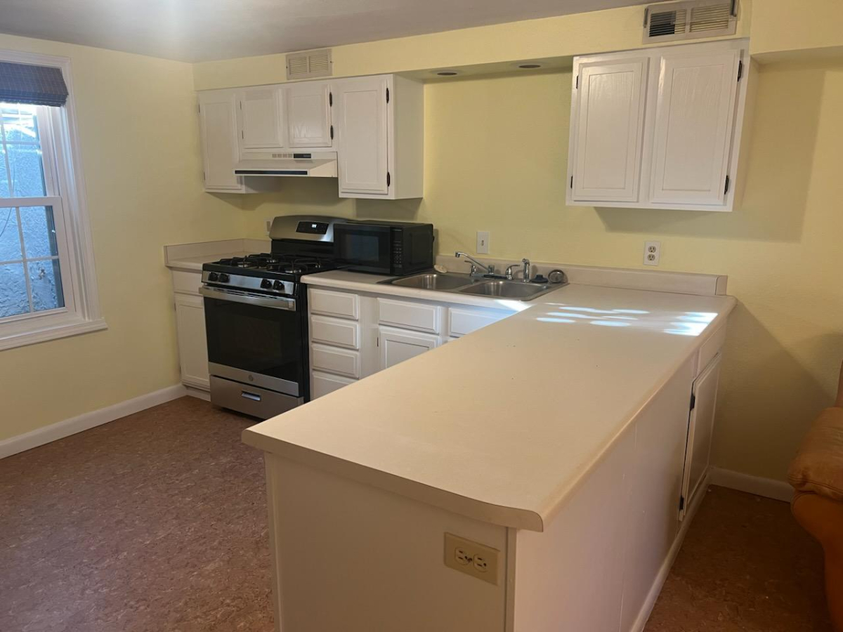Comfortable 1BR Lower-Level Retreat in a Beautiful Setting, Minutes from Patty Jewett Golf Course, D - Photo 7