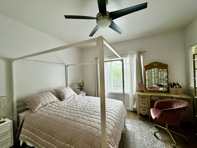 Fully Furnished Luxury 1BR Apartment - Photo 1