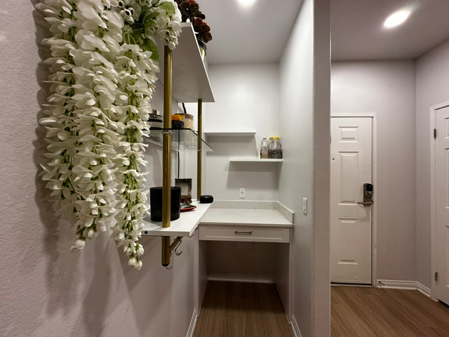 Fully Furnished Luxury 1BR Apartment - Photo 5