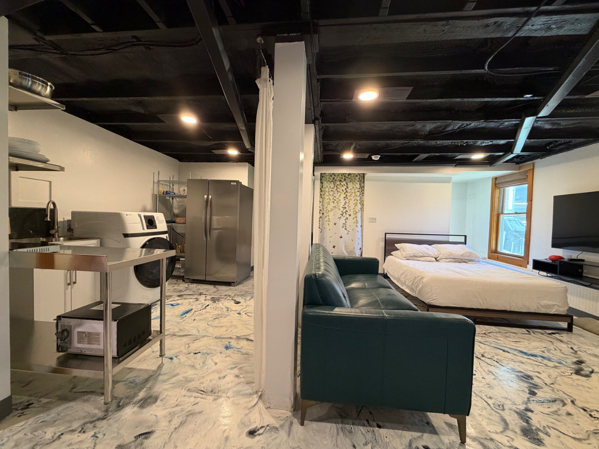 Riverfront renovated Studio/Downtown Village. Kitchenette & Washer/Dryer. Utilities included. - Photo 3