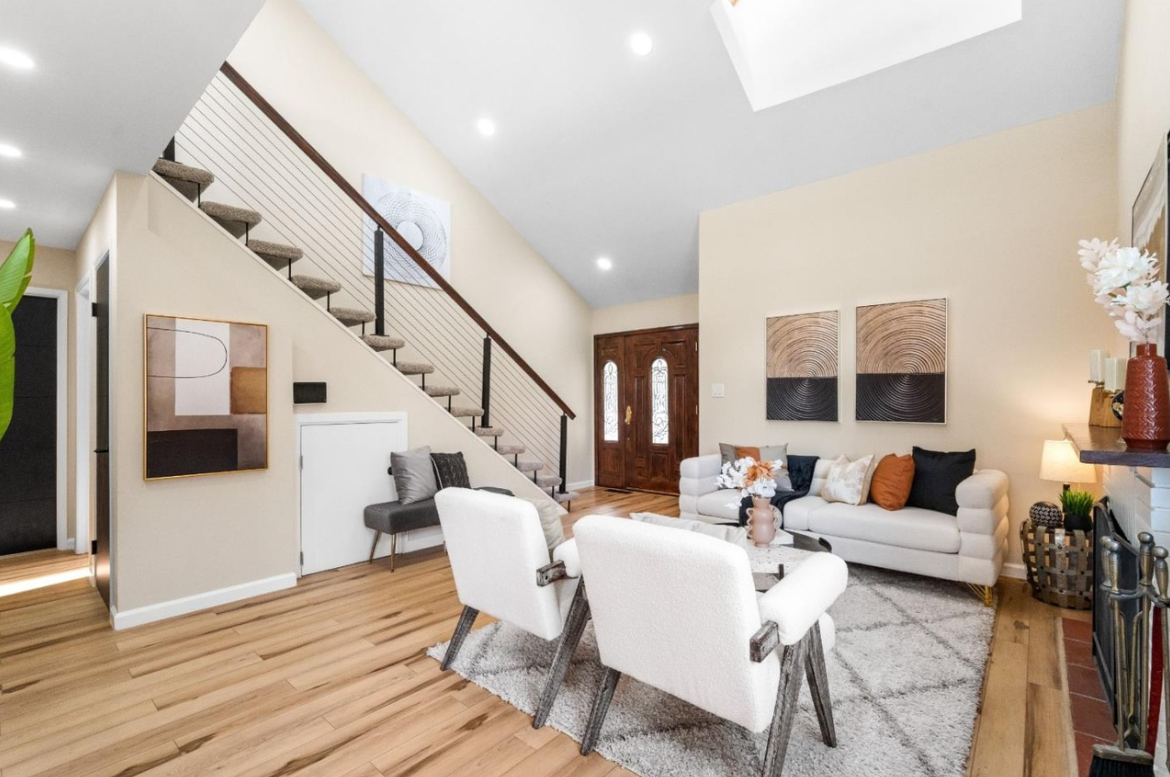 Furnished 3 bed 2bath Single Family House - Photo 4
