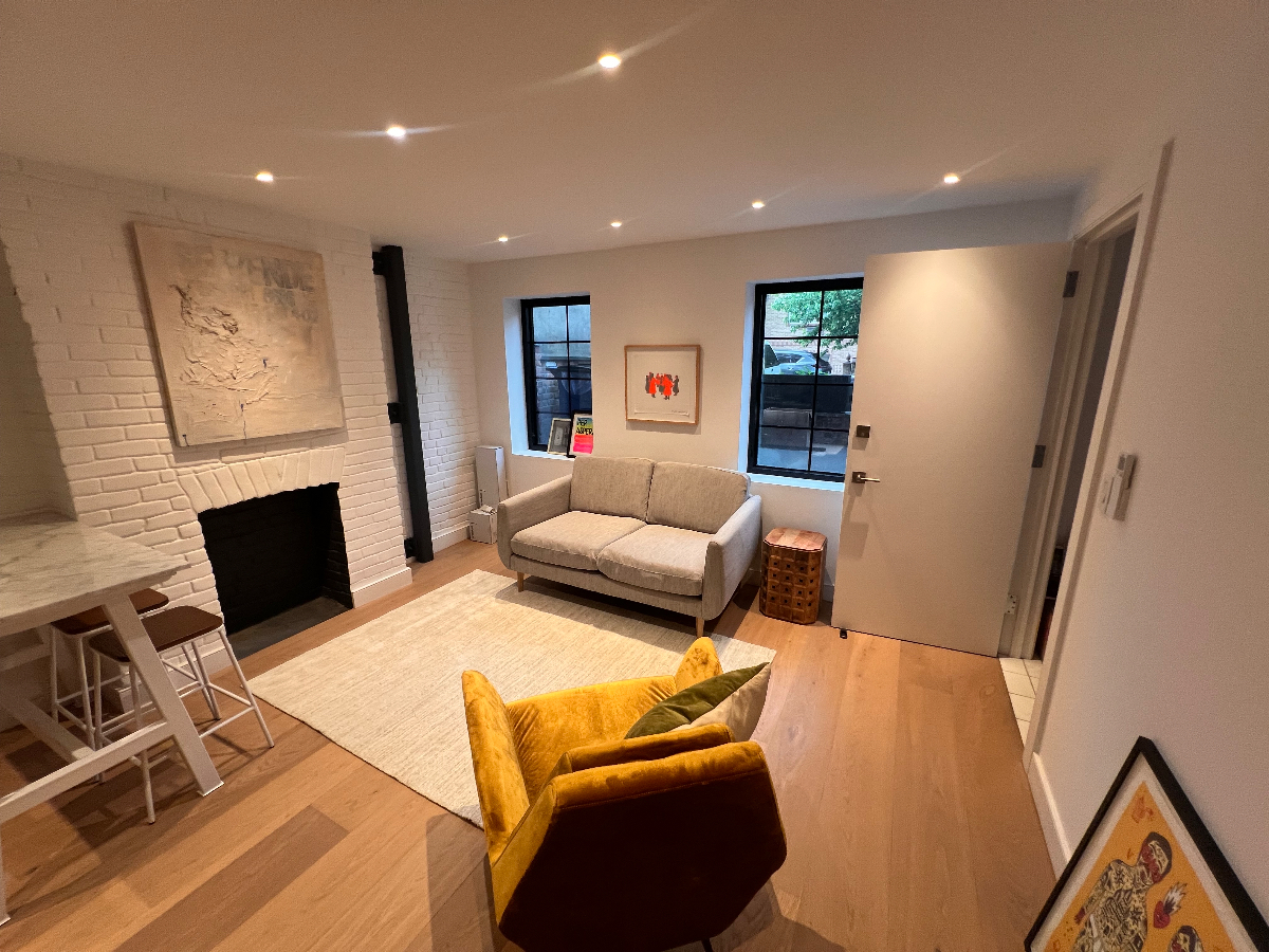 Cozy 2bd/1b in Williamsburg treelined quiet street - Photo 4