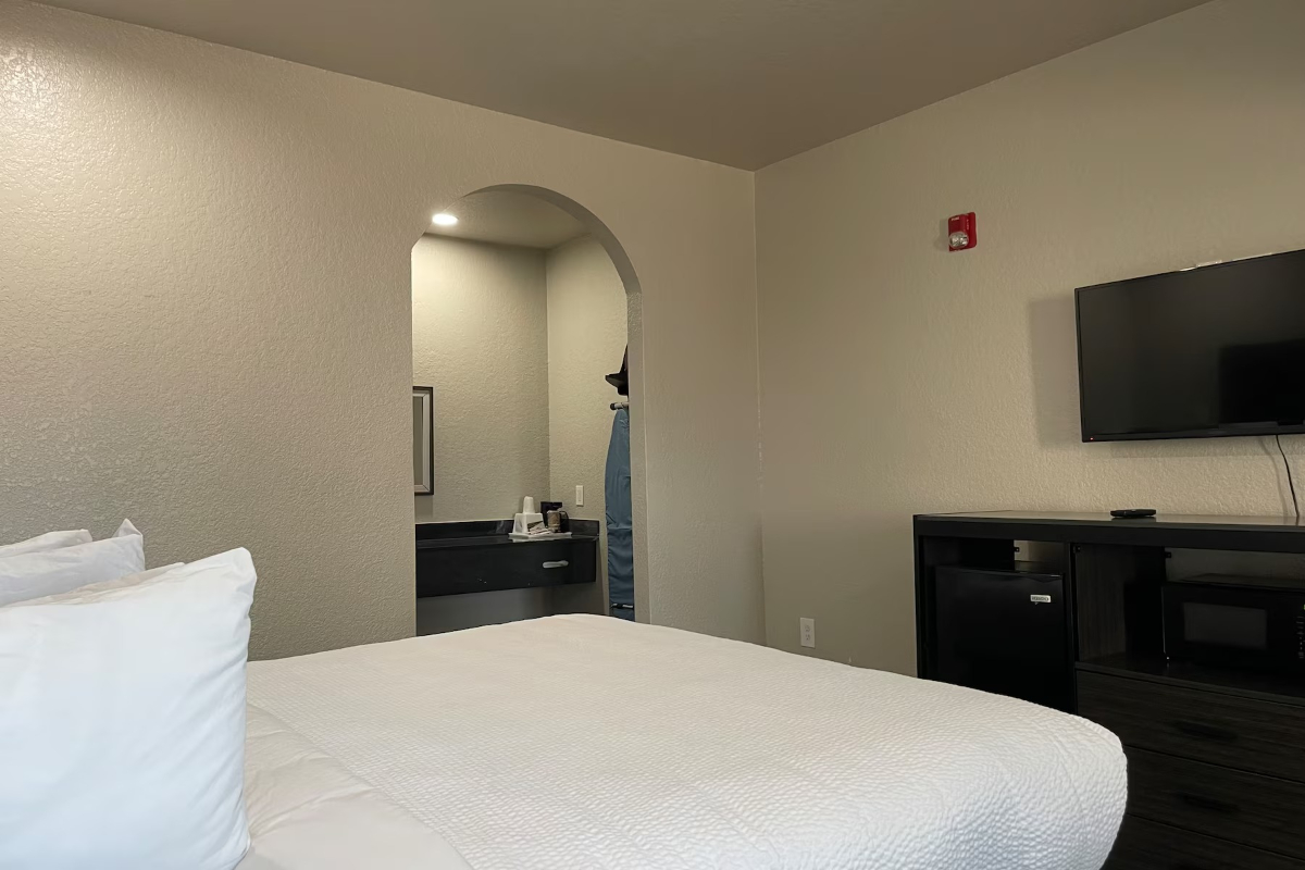 Studio King Suite - Photo 7