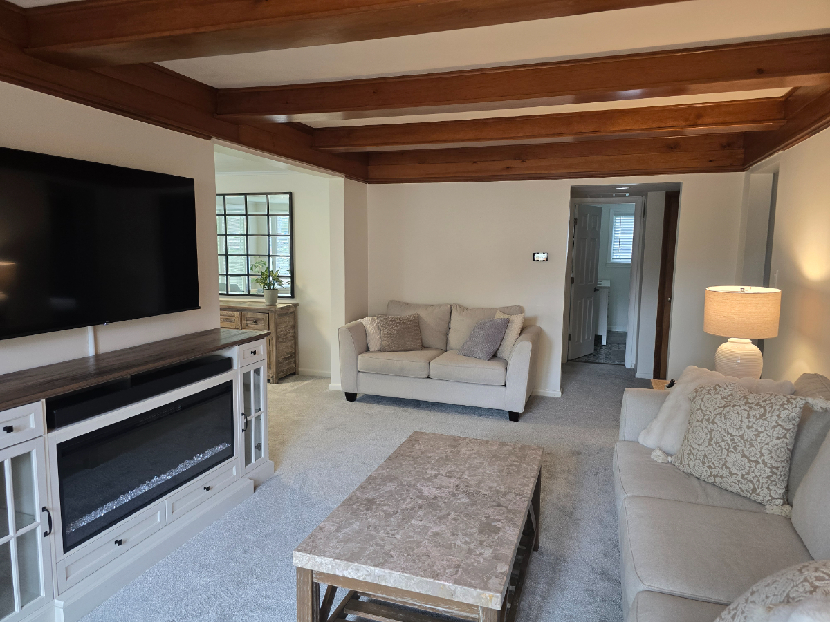 Great location close to hospitals - Photo 2