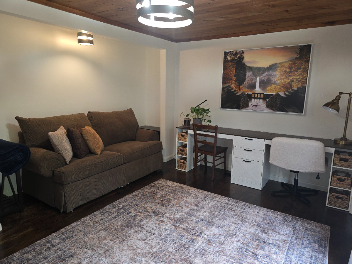 Great location close to hospitals - Photo 8